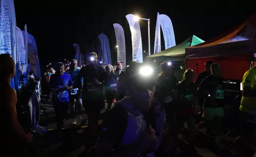 Ostatnie piątkowe zmagania na Festiwalu Biegowym. Ruszył Bieg Nocny na 7 km - 43